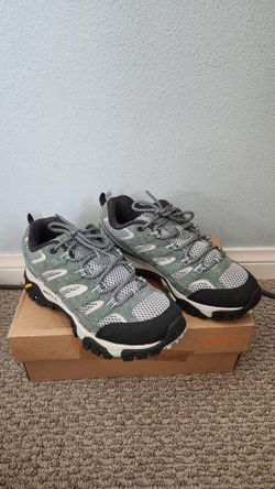 Merrell Moab 2 Vent Women's Size 9  Hiking Shoes Taupe  NEW