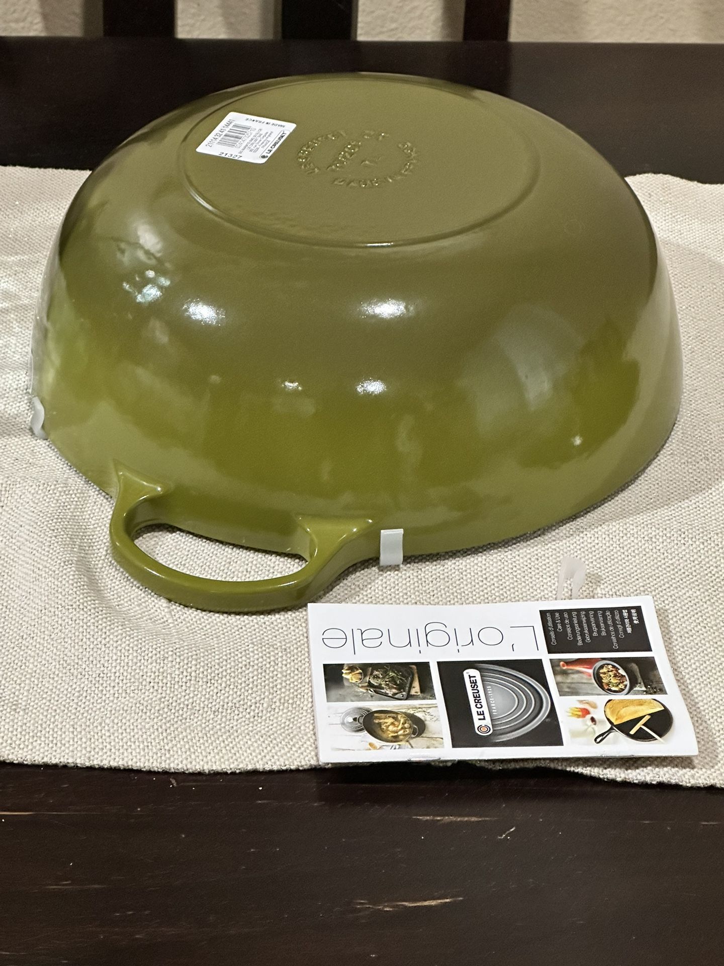 Le Creuset Olive 7.5 Soup Pot/chefs Oven for Sale in Murrieta, CA - OfferUp