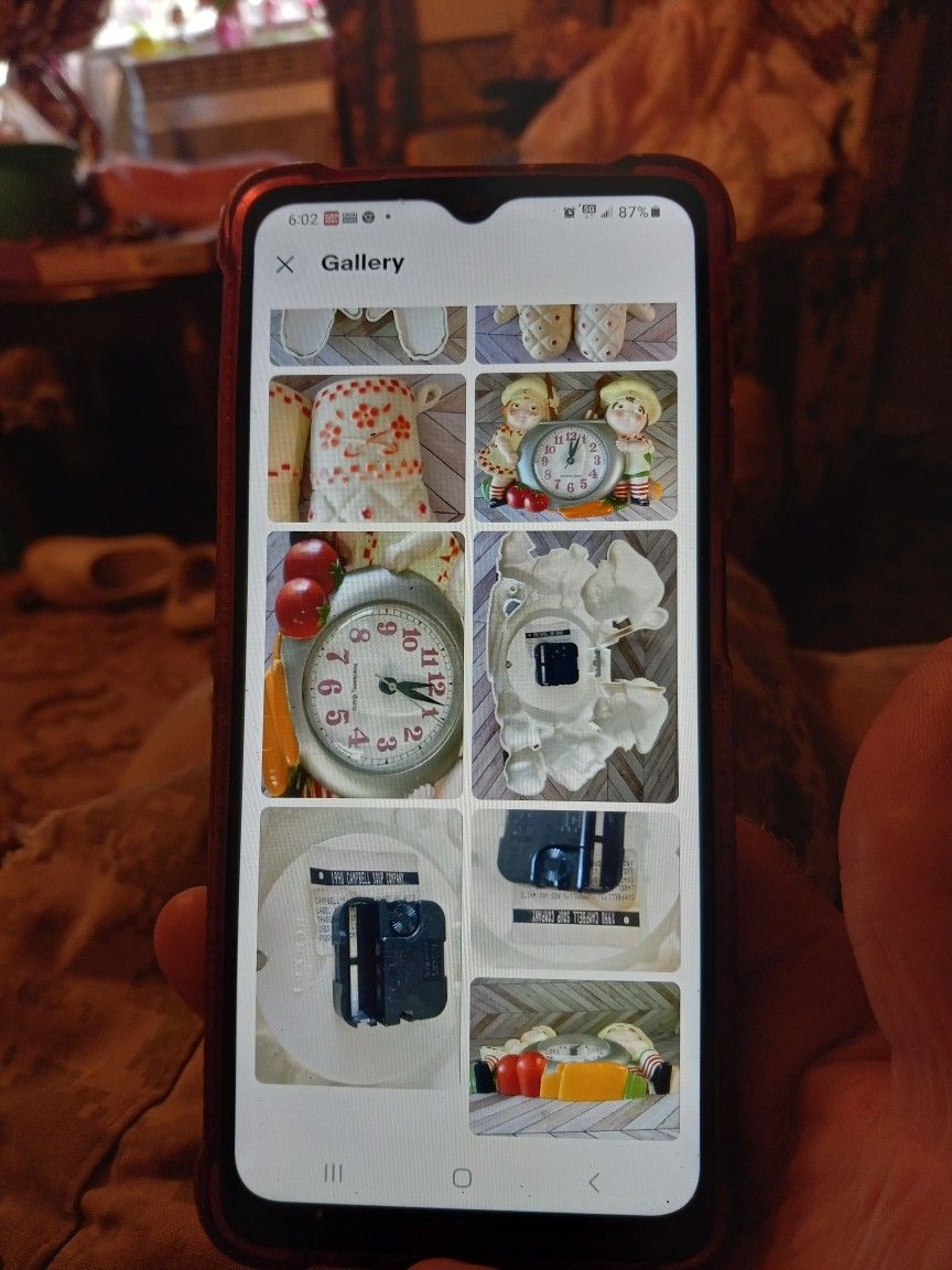 Wall Deco Campbell Soup Clock,gloves,and Shelve