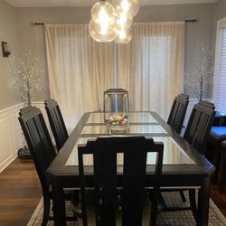 Solid Wood Black Mirrored Dining Table and Chairs