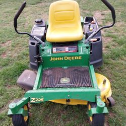 John Deere Z225 Zero Turn Mower Located In Southmont North Carolina