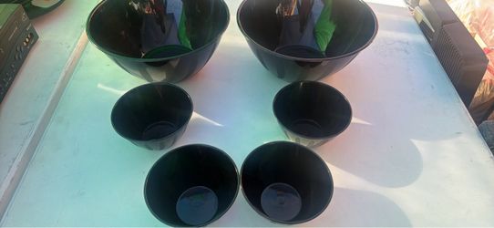Reusable Black plastic bowl set 6-Piece Black Plastic Bowl Set PLUS 30+ disposable plastic bowls