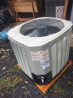 1.5 Ton Trane ac condenser 410a like new