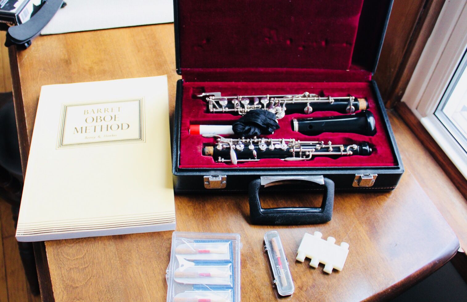 Yamaha Student Oboe Great Condition with additional items