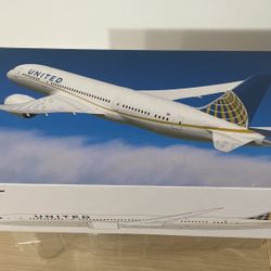 Boeing 787-8 Dreamliner 1:200