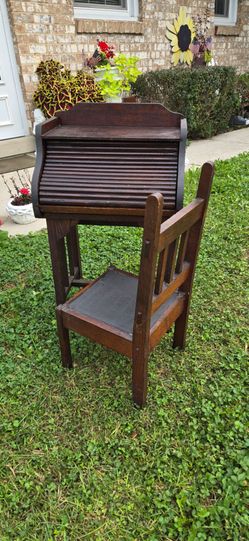 Antique child roll top dest with chair