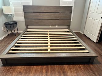 King size bed & dresser