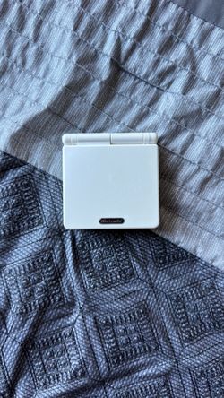 Nintendo Game Boy Advance SP White
