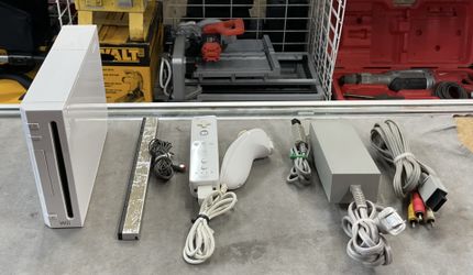 Nintendo (White) Wii Console Complete 