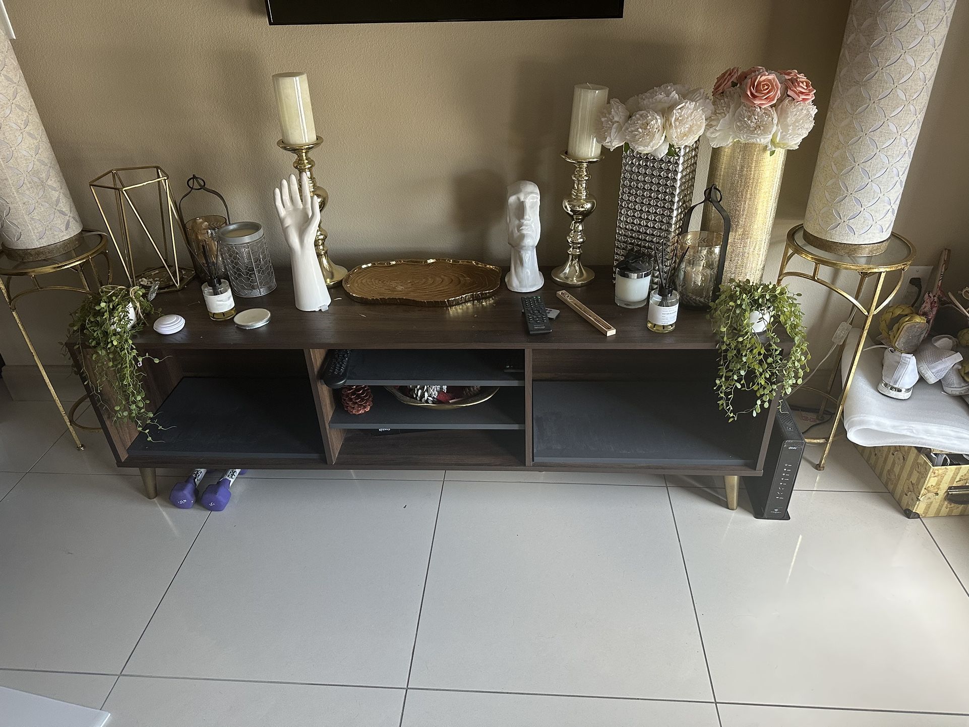 Selling Tv Stand 