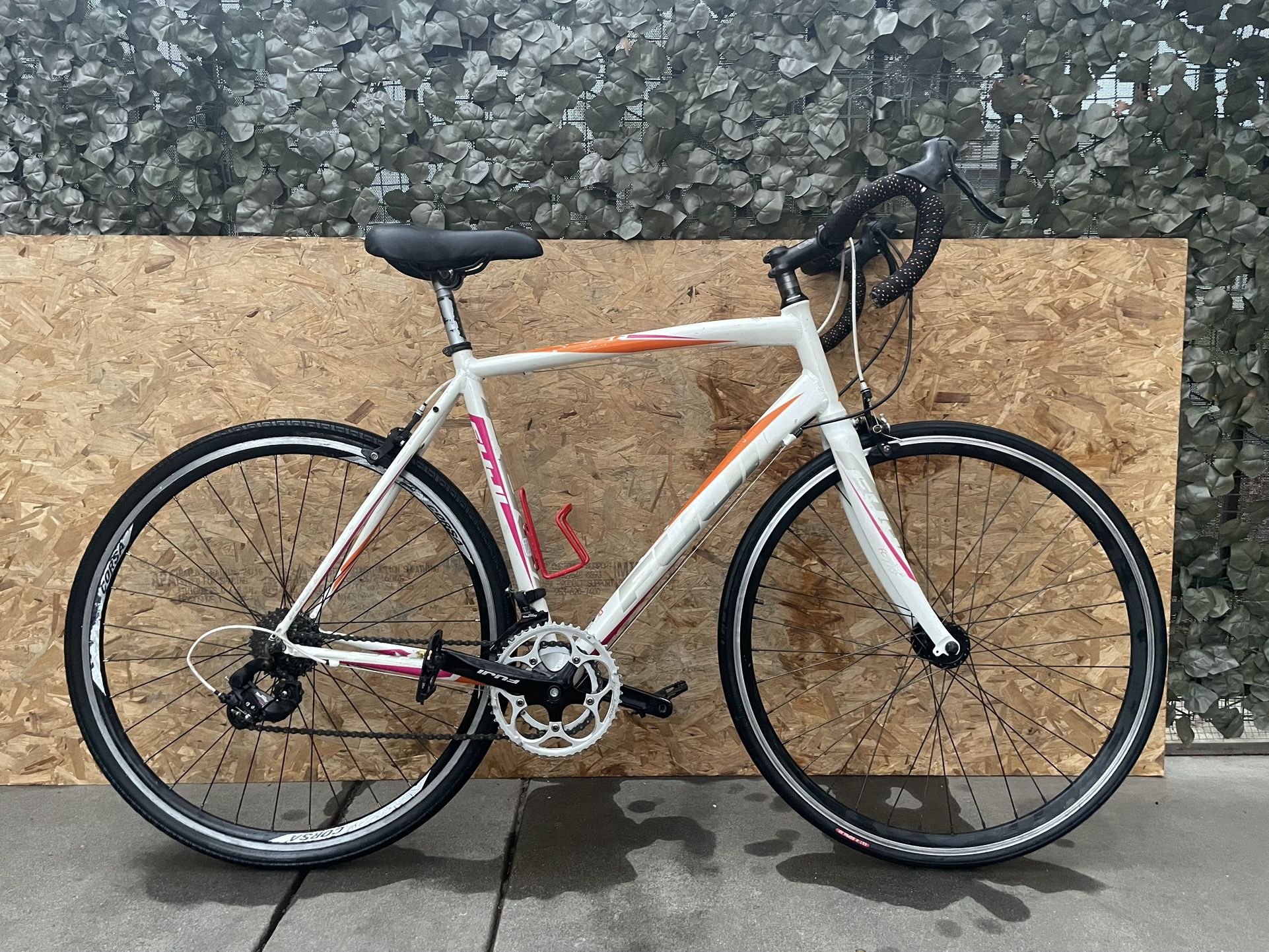 fuji finest 2.0 LE road bike Sports Bike 