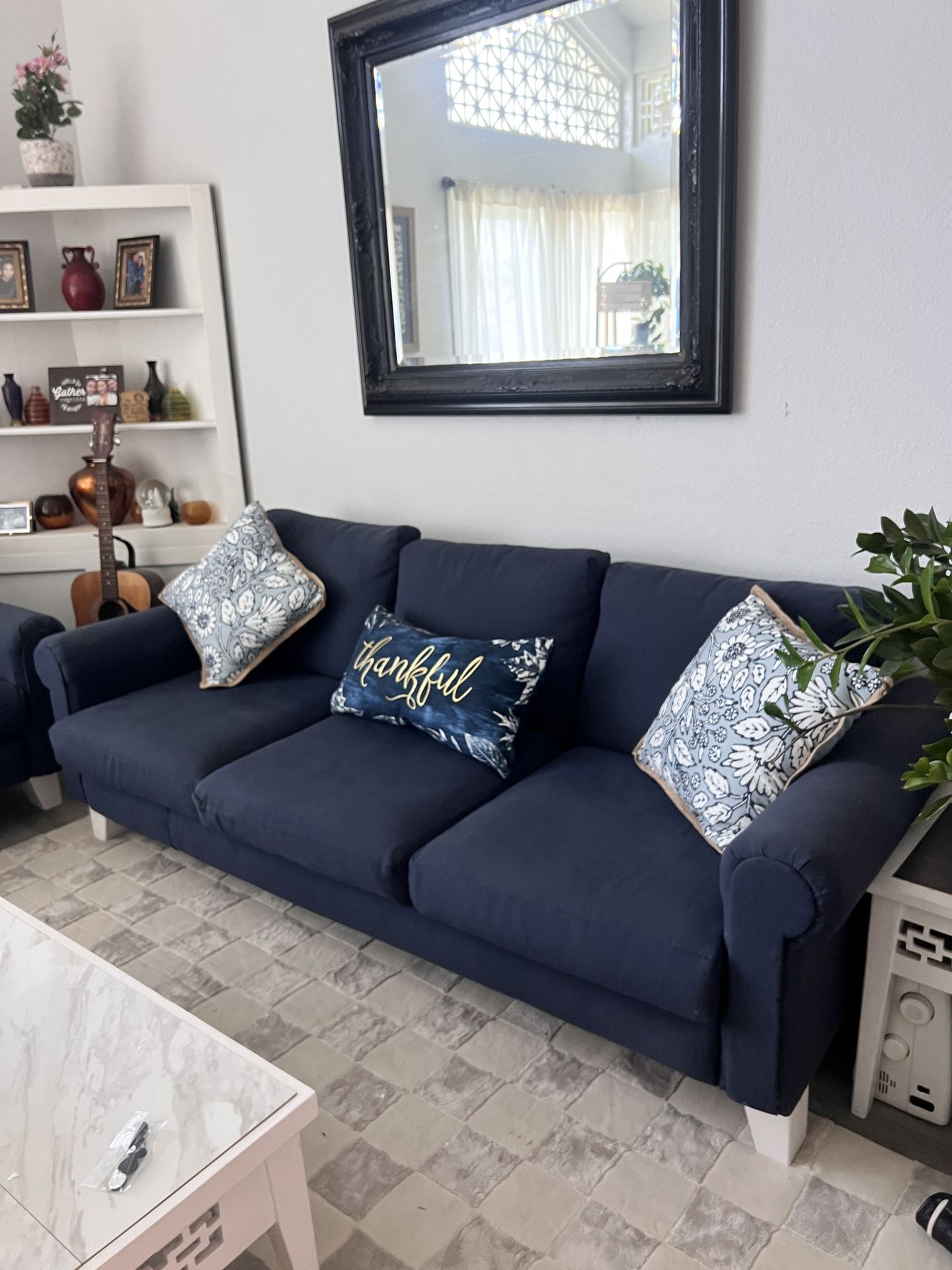 Free Couches And Armchairs With Pillows