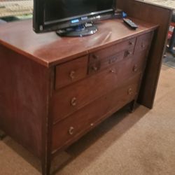 Dresser Antique Very Nice With Mirror
