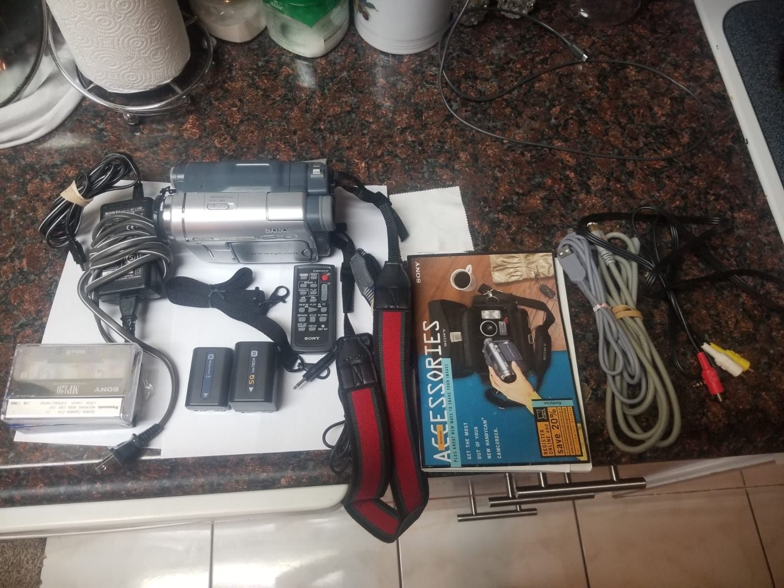 Sony dcr-trv460 video camcorder with extras