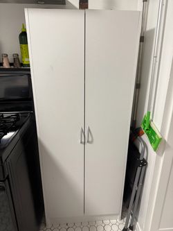 Kitchen pantry
