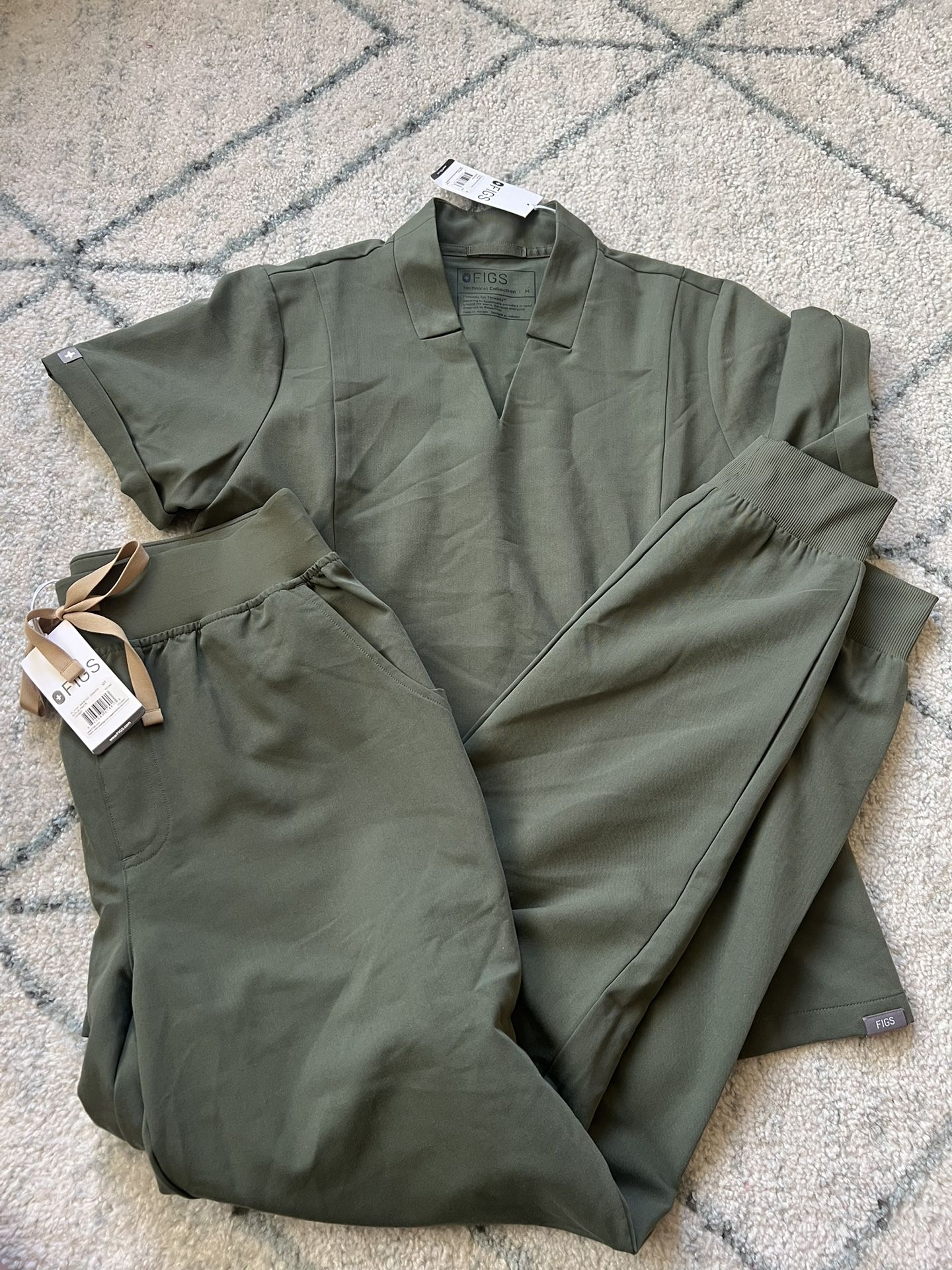 Figs NWT Green Scrub Set Size M/T HW Zamora Joggers And Medium Inala Slim Top