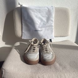 Common Projects Size 10