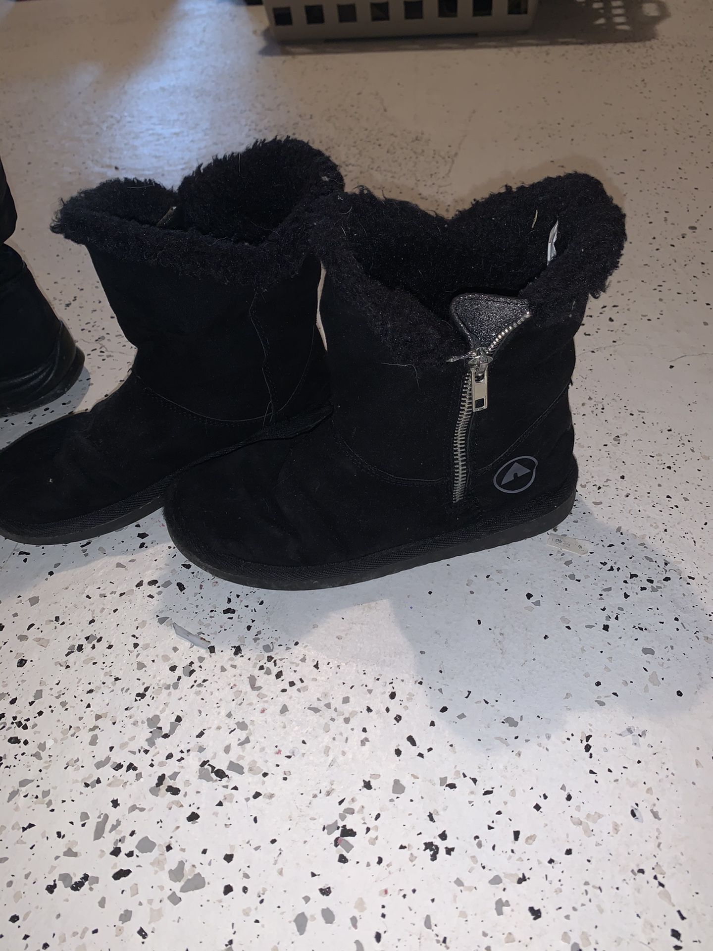 Girls boots