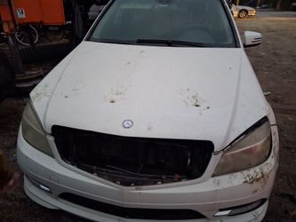 Mercedes-Benz Sedan for Parts