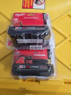 MILWAUKEE M18 2 BATTERIES 2.0AH NEW