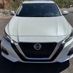 2019 Nissan Altima 2.5 SV 2.5 SV 4dr Sedan Price $11,995 Mileage 113,679