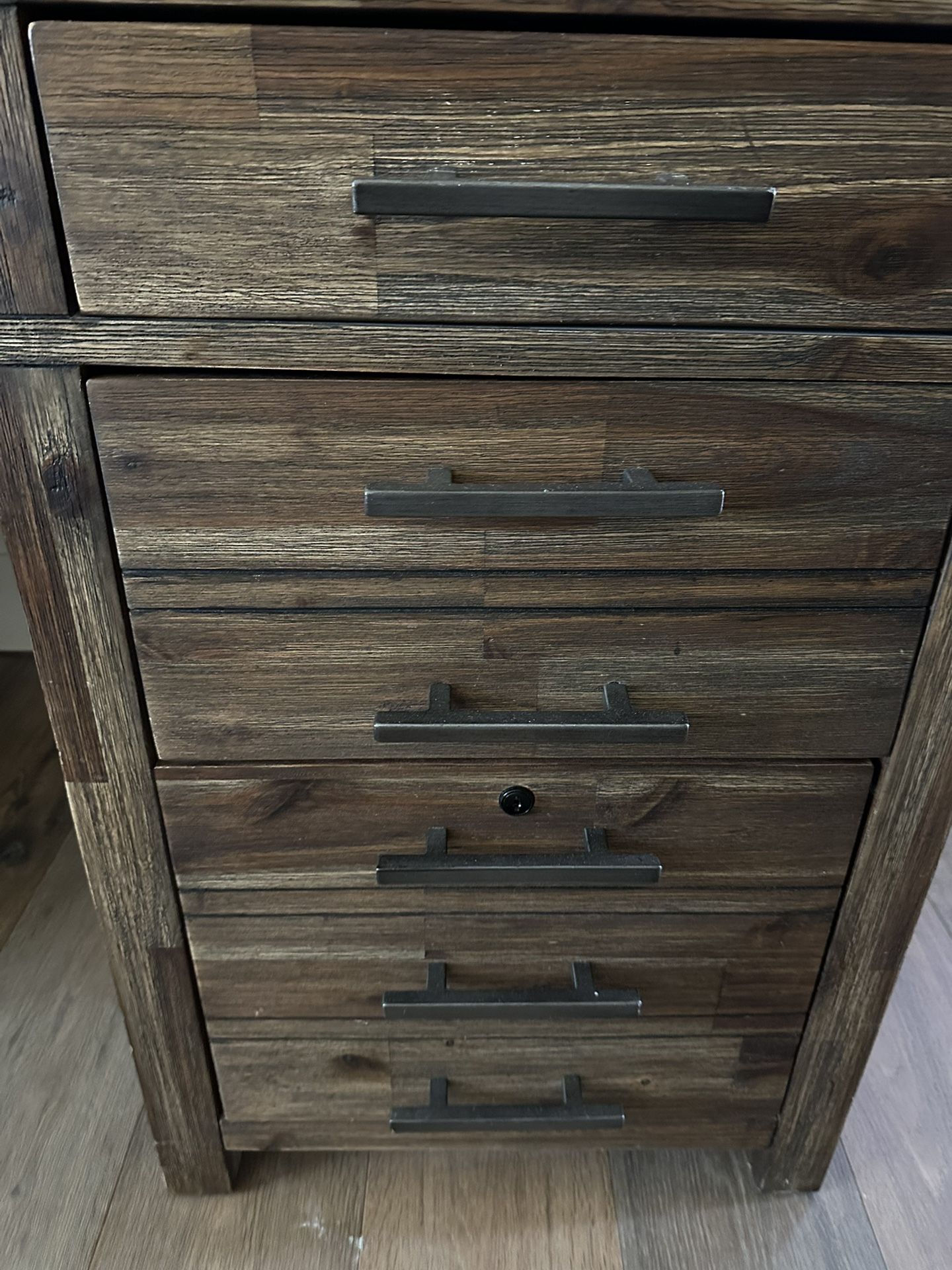 Like New Desk (matching Bookshelf Separate)