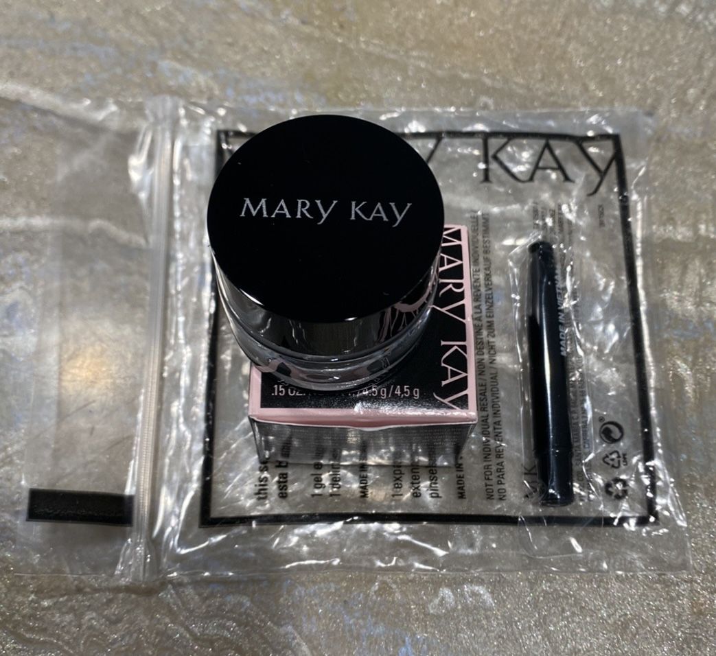 Mary Kay Black Gel Eyeliner With Brush Applicator New with Box