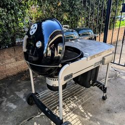 22" Weber Performer Grill with Table & Char-Bin