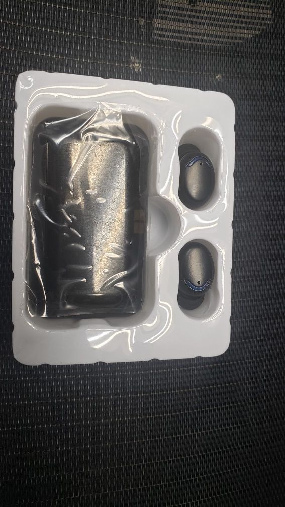 TWS WIRELESS EARBUDS WITH POWER BANK