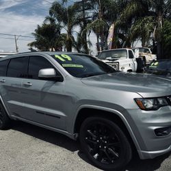 2019 Jeep Grand Cherokee Altitude 4WD W/ 118k Miles 