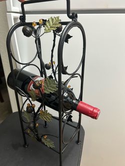 Wine bottle holder