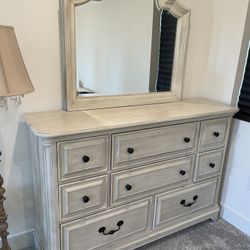 Kincaid Tall 8-Drawer Wood Dresser | Mirror