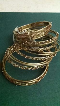 Fashion Bangle bracelets gold in color