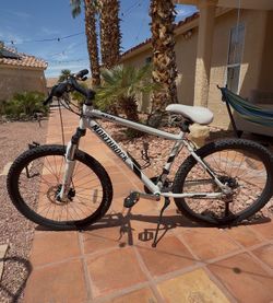 Northrock XC6 Mountain Bike – Aluminum Frame – Disc Brakes