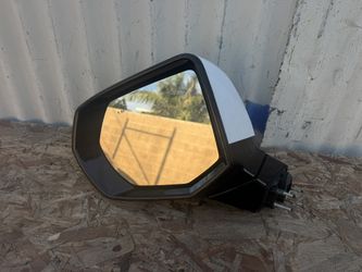 2021-2023-2024 Chevy Tahoe GMC Yukon OEM LH Left Driver Side View Mirror Opt OEM used 