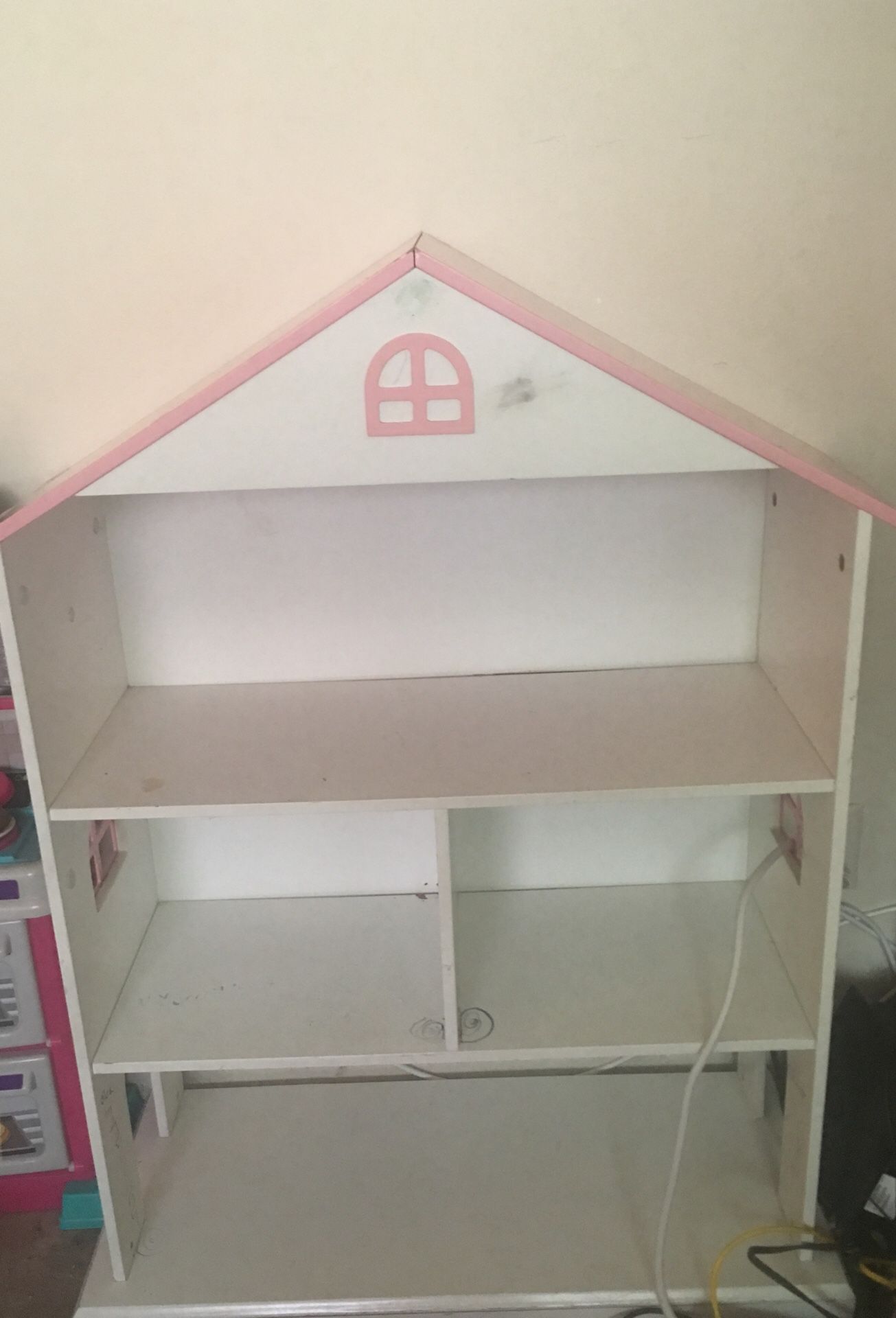 Doll house 10$ sold