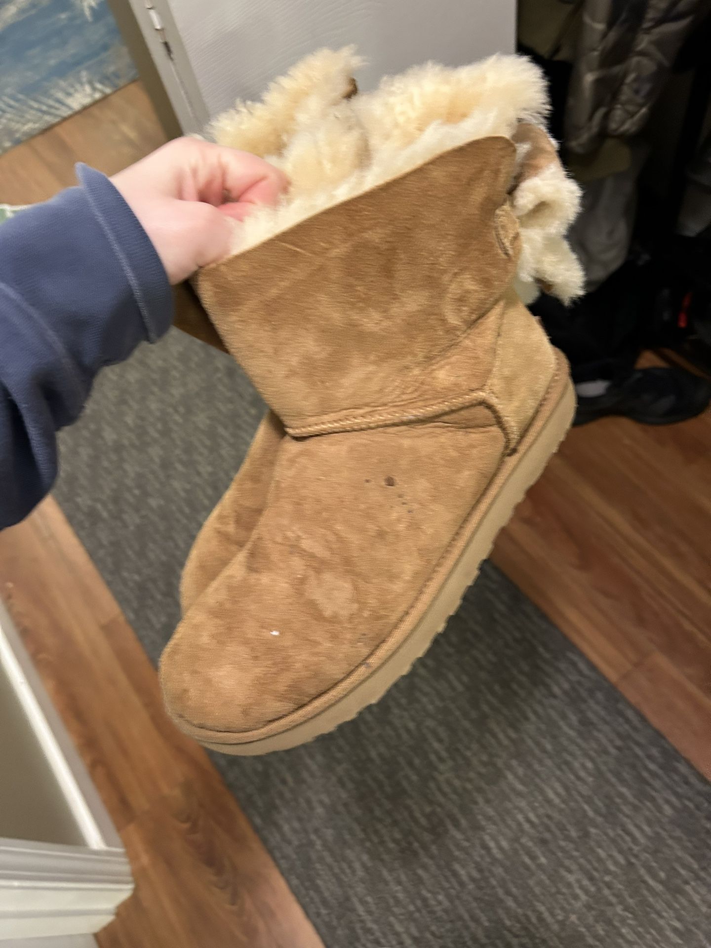 women’s Uggs size 8.5-9