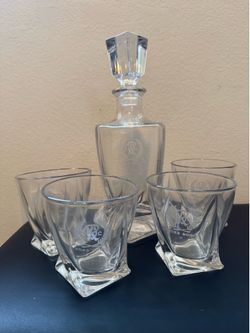 Rogue Valley Country Club Decante and 4 glasses