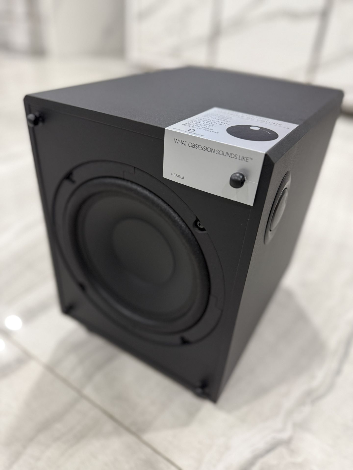 Powered Subwoofer/Definitive Technology
