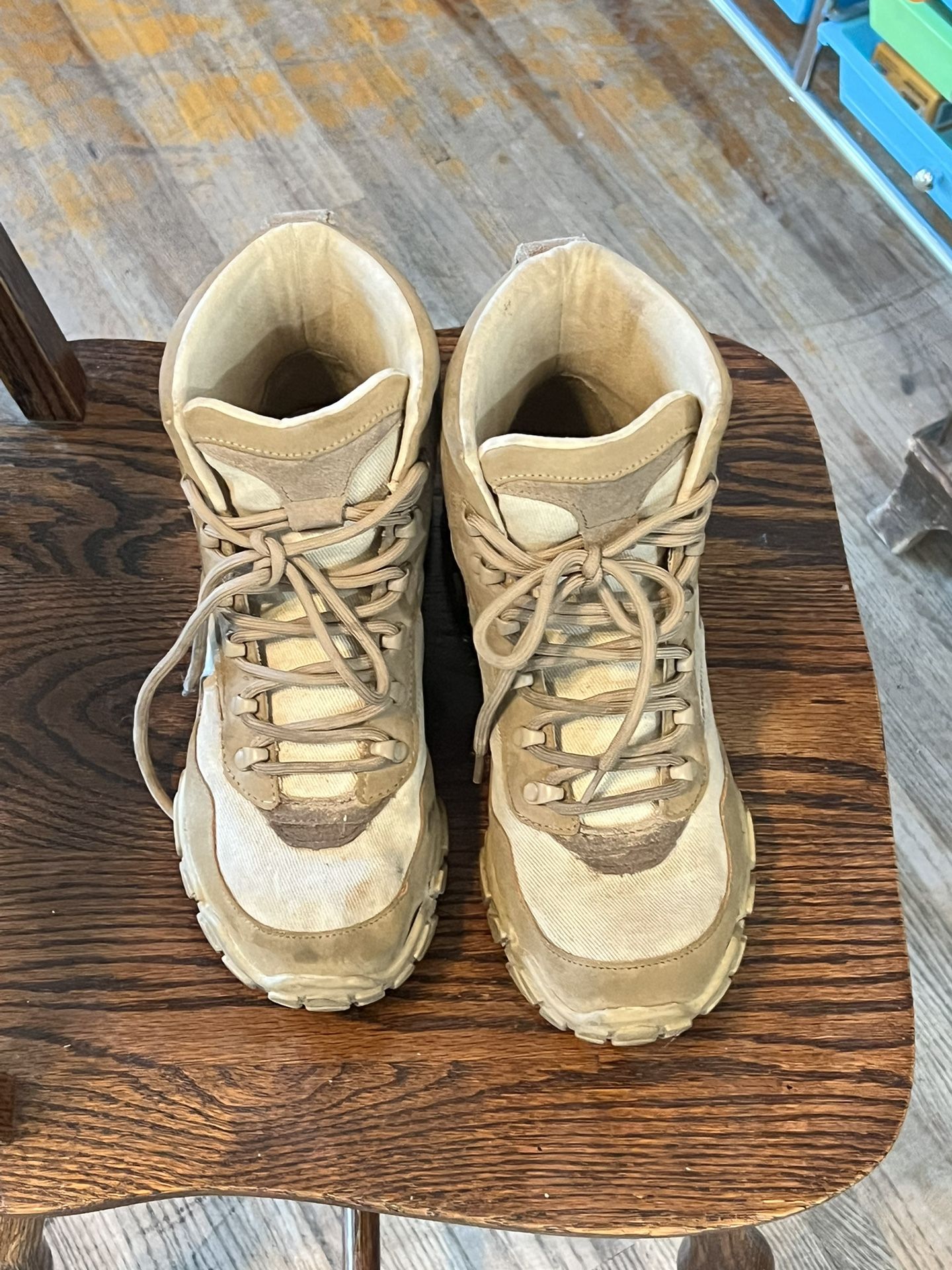 Boots Women’s Size 8