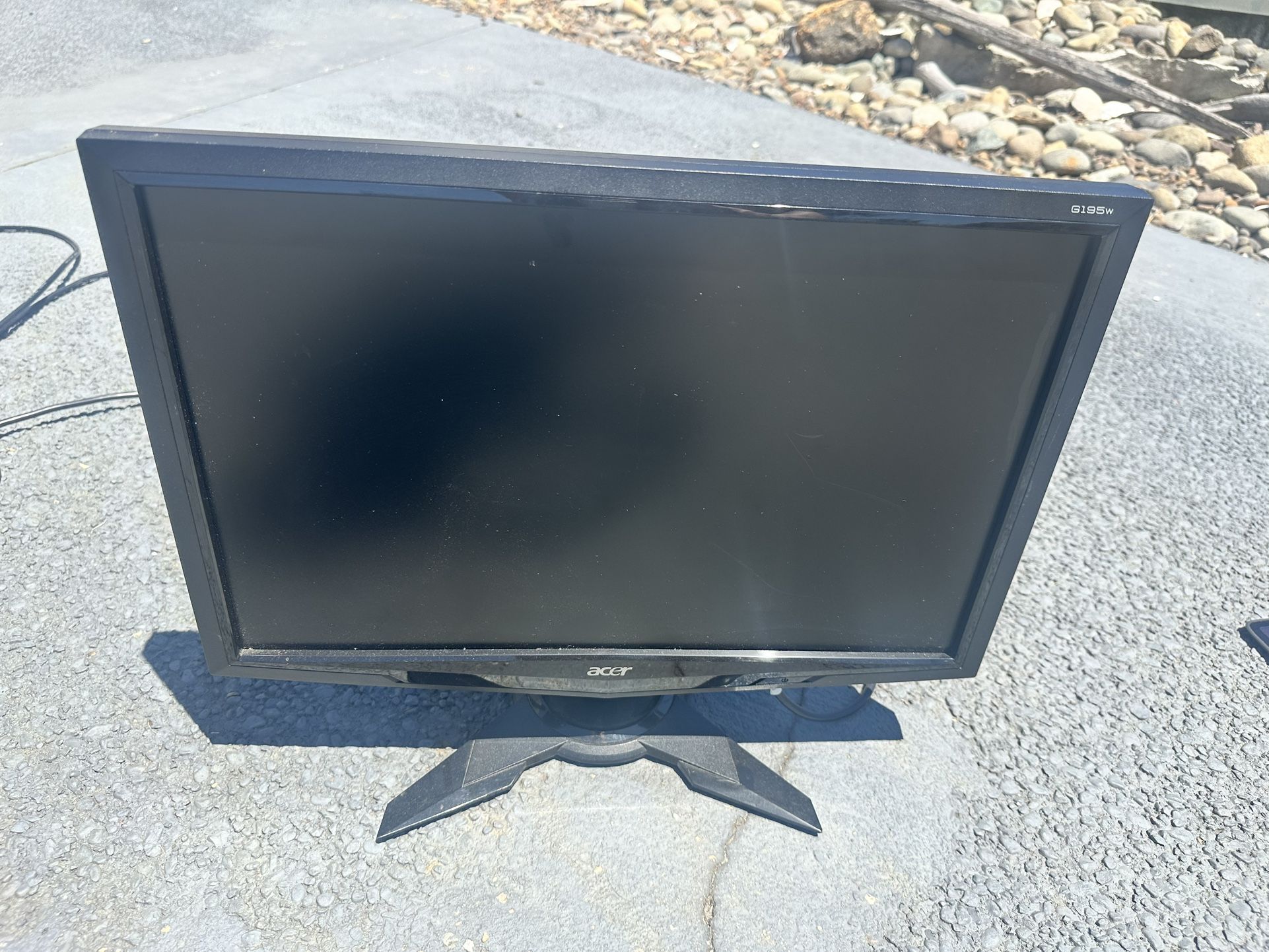 2 13” Monitors