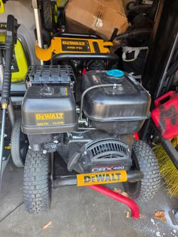 DEWALT GAS 4400 PSI PRESSURE WASHER HEAVY DUTY LIKE NEW