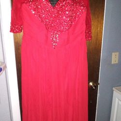 Plus Size Gown /Dress Size 22 Beautiful Red With Sequins 