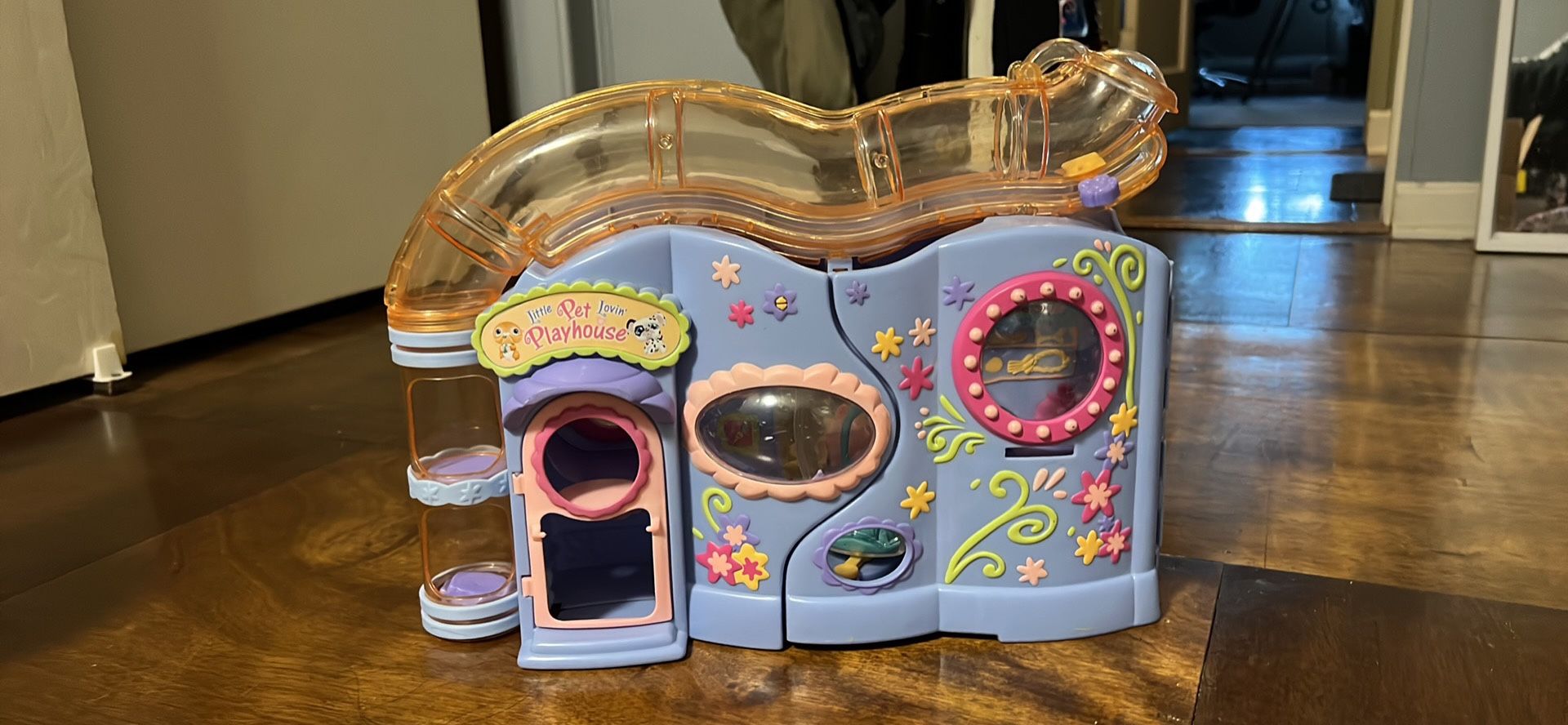 Littlest Pet Shop LPS Little Lovin' Pet Playhouse W/fish