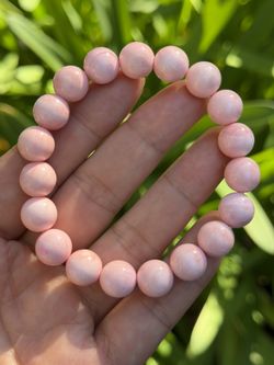 10.5mm Stretchable Queen Conch Shell Bracelet 