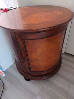 Round Console Table