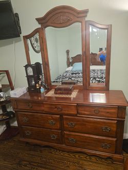 Queen bed, dresser and nightstand