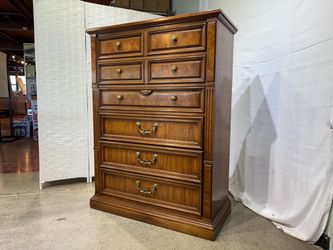 THOMASVILLE Six Drawer Tallboy Dresser with Burl Wood Veneer Detail