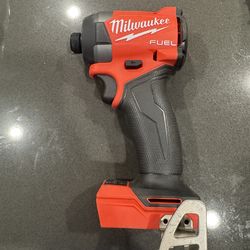 milwaukee m18 impact driver