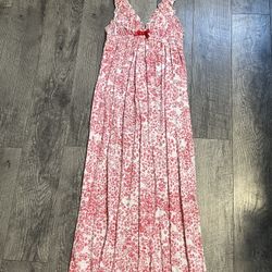 OSCAR DE LA RENTA NIGHTGOWN SIZE LARGE
